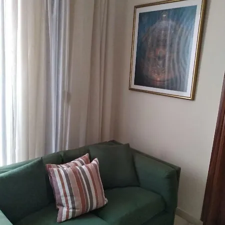Central,Family Friendly Apt